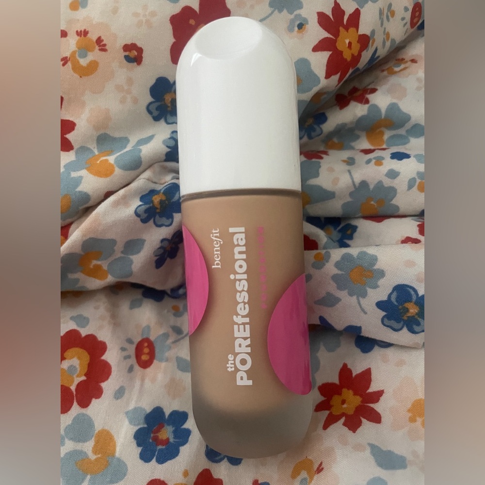 Benefit the POREfessional Foundation - 15N Light Medium Neutral